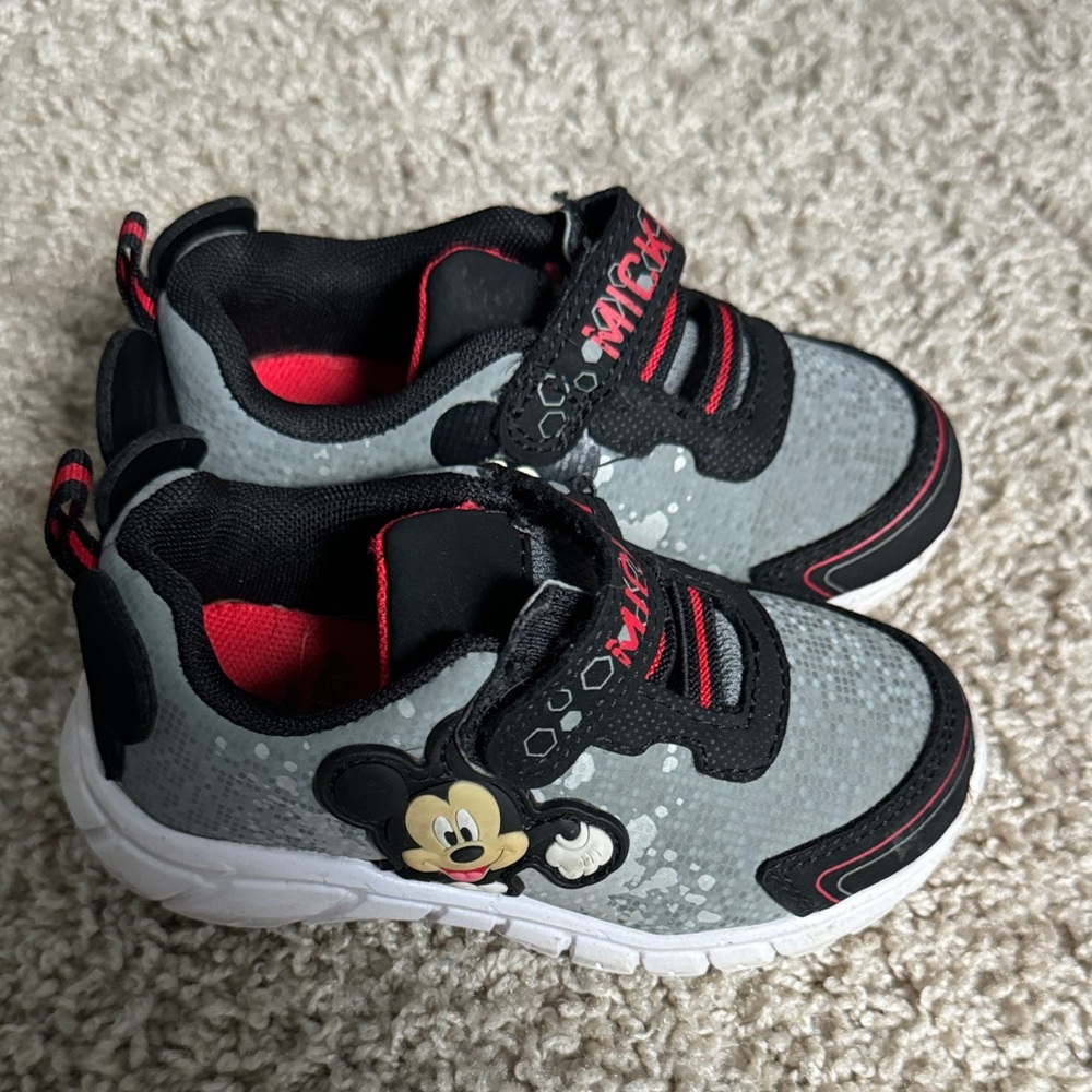 Mickey Mouse size 7 toddler shoe